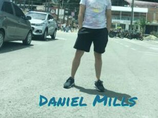Daniel_Mills