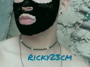 Ricky23cm