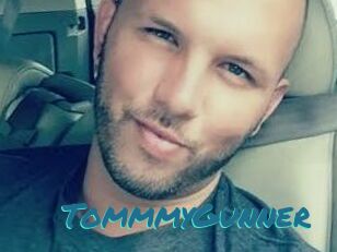 TommmyGunner